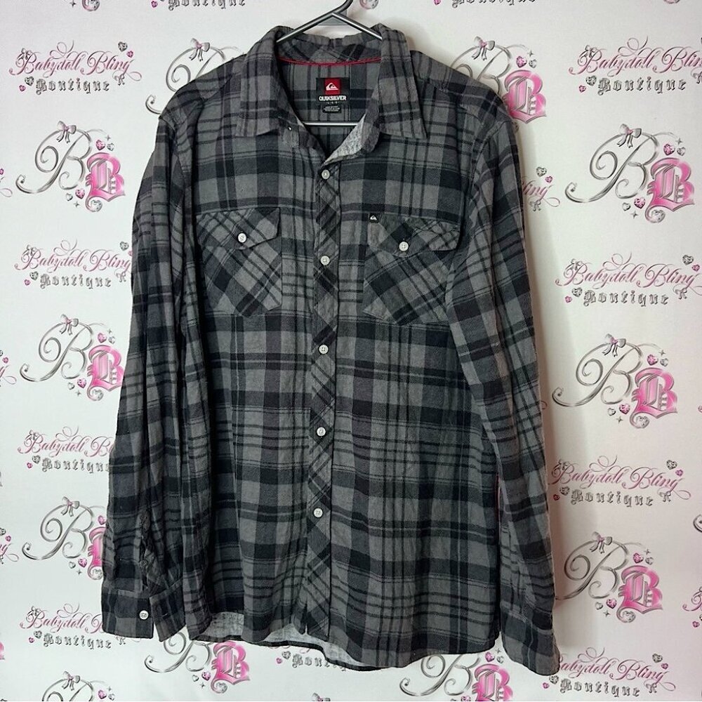 Quiksilver Men's Gray Plaid Shirt button down grey black striped